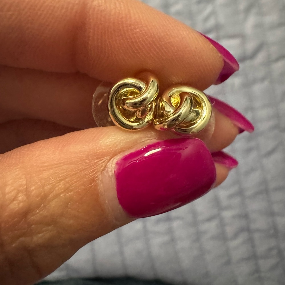 Kendra Scott Presleigh Gold Knot Stud Earrings